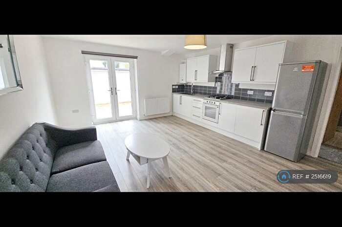 2 Bedroom Flat To Rent In Caerphilly Road, Cardiff, CF14