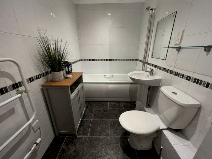 2 Bedroom Apartment To Rent In Barton Street, Castlefield, Manchester, M3