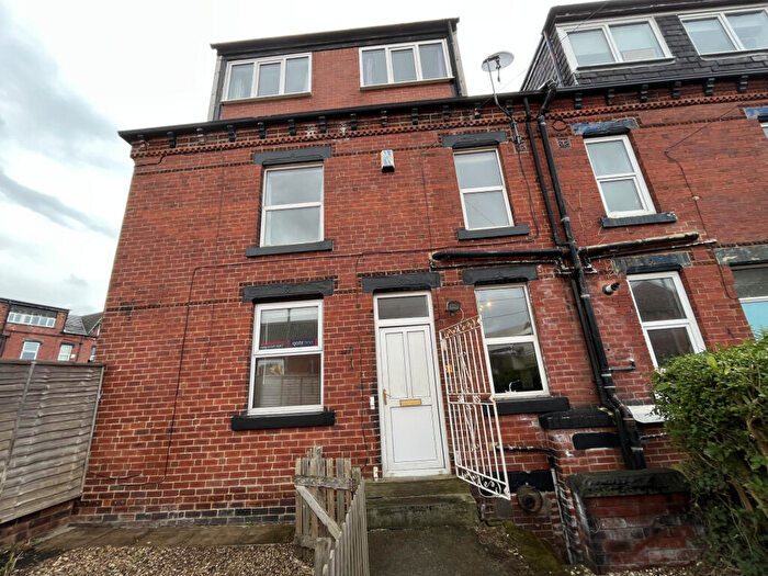 2 Bedroom End Of Terrace House To Rent In Argie Road, Leeds, West Yorkshire, LS4