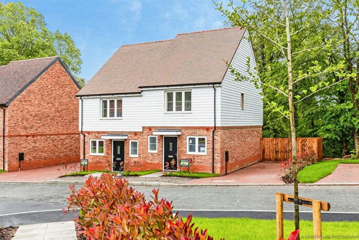 2 Bedroom Semi Detached House For Sale In North Trade Road, Battle, TN33