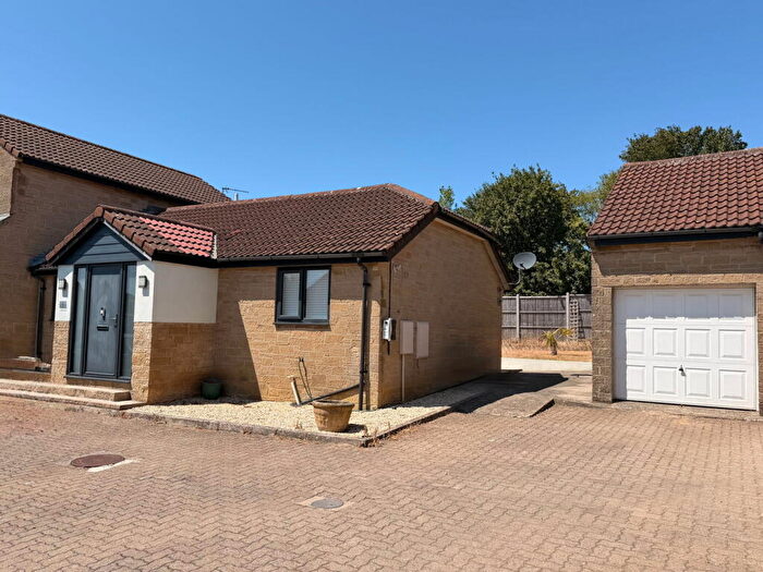 1 Bedroom Detached Bungalow For Sale In White Mead, Yeovil, BA21