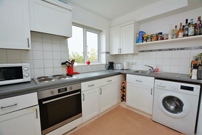 1 Bedroom Flat For Sale In Longfield Drive, Colliers Wood Borders, CR4