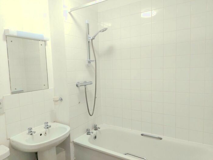 2 Bedroom Flat To Rent In Centurion Court, St Albans, AL1