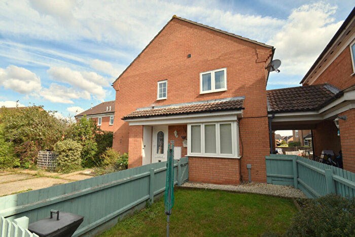 2 Bedroom Cluster House For Sale In Waveney Road, St Ives, PE27