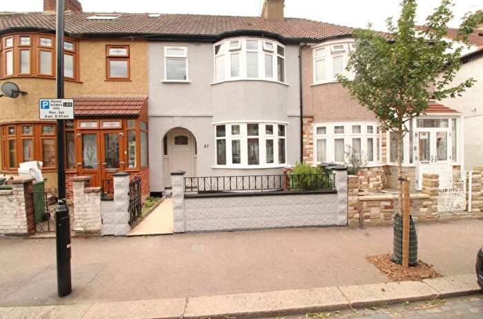 4 Bedroom Terraced House To Rent In Sanderstead Road, Leyton, E10