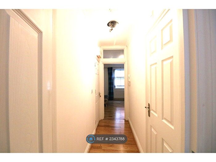 1 Bedroom Flat To Rent In Mill Hill Road, London, W3