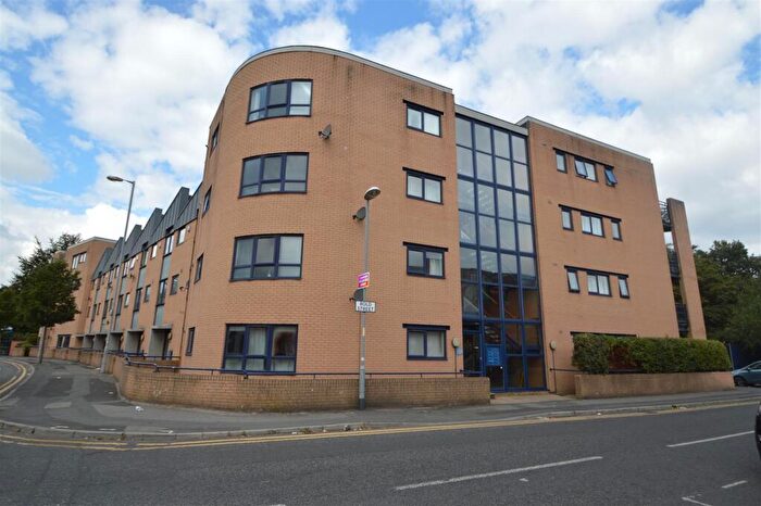 2 Bedroom Flat To Rent In Bold Street, Hulme, Manchester, M15