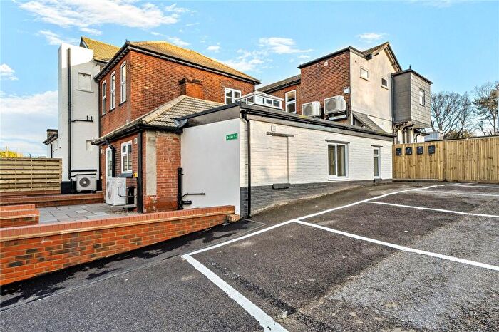 1 Bedroom Apartment For Sale In Connaught Road, Brookwood, Woking, GU24