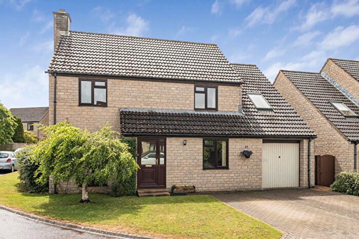 5 Bedroom Detached House For Sale In Linacre Crescent, Cirencester, Gloucestershire, GL7