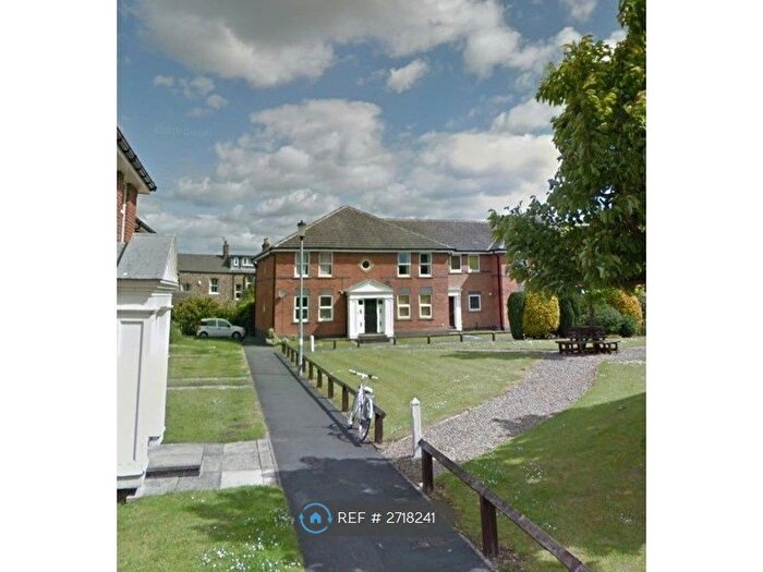 2 Bedroom Flat To Rent In Nicholas Gardens, York, YO10