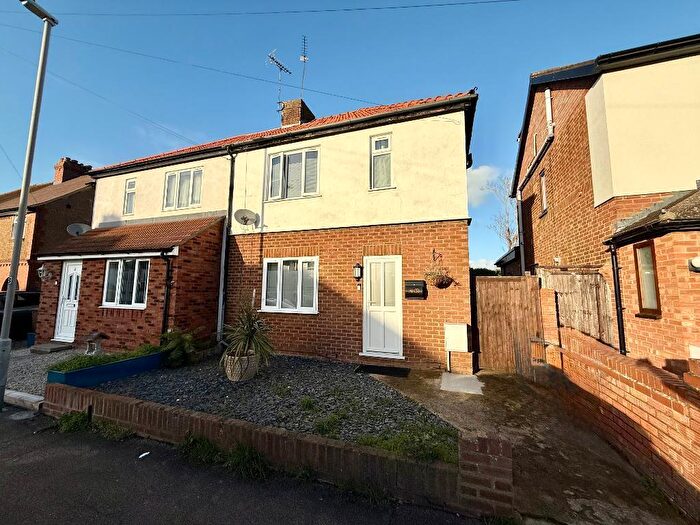 3 Bedroom Semi-Detached House For Sale In Warden Hill Road, Warden Hills, Luton, Bedfordshire, LU2