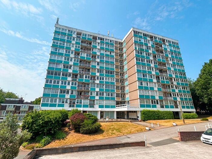 2 Bedroom Flat For Sale In Kenilworth Court, Coventry, CV3