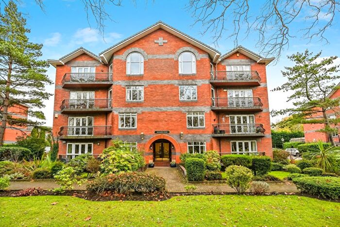 2 Bedroom Flat For Sale In Mossley Hill Drive, Liverpool, Merseyside, L17