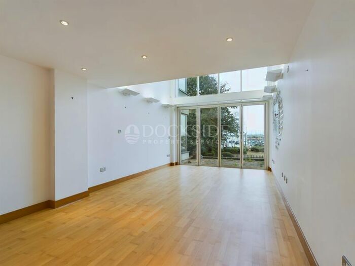 4 Bedroom Flat To Rent In Pier Road, Gillingham, ME7