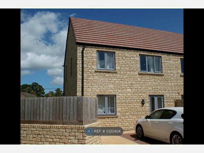 2 Bedroom Semi-Detached House To Rent In Town Close, Chippenham SN14