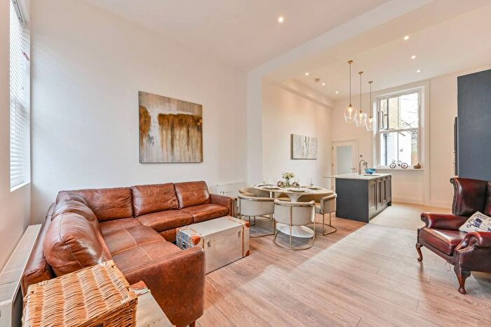 1 Bedroom Flat For Sale In Mozart Street, Maida Vale, London, W10
