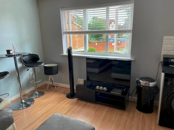 2 Bedroom Flat To Rent In Yukon Road, Cheshunt, Brookfield Centre, Broxbourne, EN10