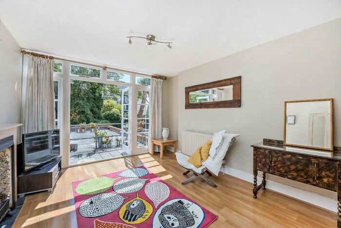 2 Bedroom Flat To Rent In Polworth Road, London, SW16