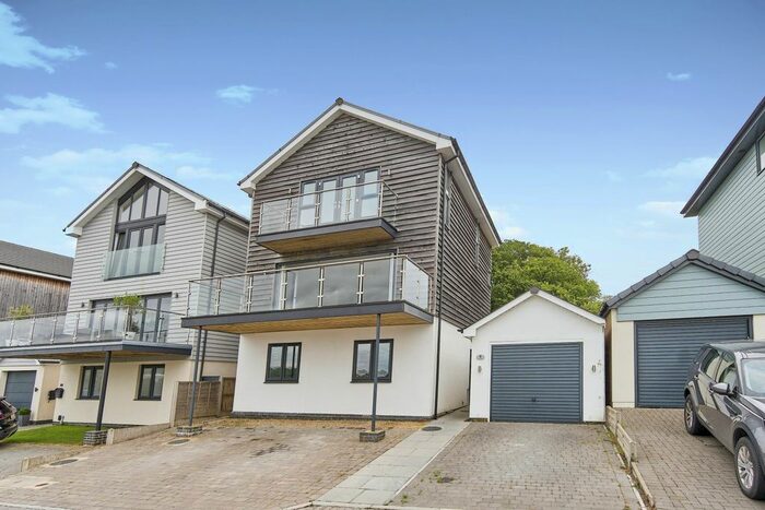 5 Bedroom Detached House To Rent In Grace Woodford Drive, East Cowes, PO32