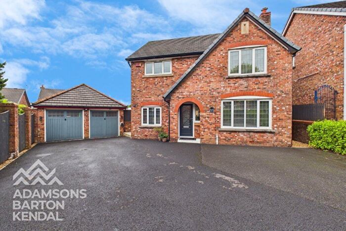 4 Bedroom Detached House For Sale In Richmond Close, Burnedge, OL16