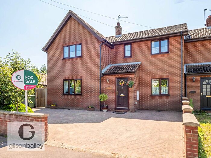 4 Bedroom Semi-Detached House For Sale In The Common, Freethorpe, NR13