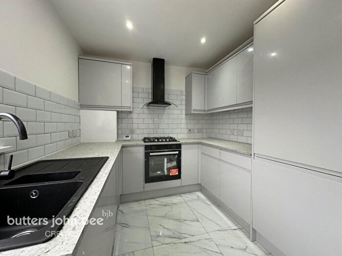 3 Bedroom Semi-Detached House To Rent In Underwood Lane, Crewe, CW1