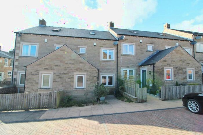 3 Bedroom Town House For Sale In Clover Croft, Higham, BB12
