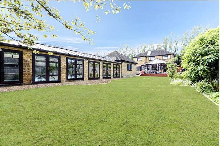 5 Bedroom Detached House To Rent In Wallbridge Lane, Upchurch, ME8