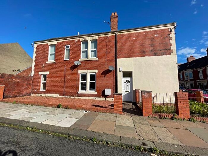 3 Bedroom Flat To Rent In Warton Terrace, Heaton, Newcastle Upon Tyne, NE6