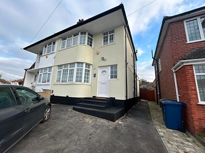 4 Bedroom Detached House To Rent In Riverdene Road, Edgware, HA8