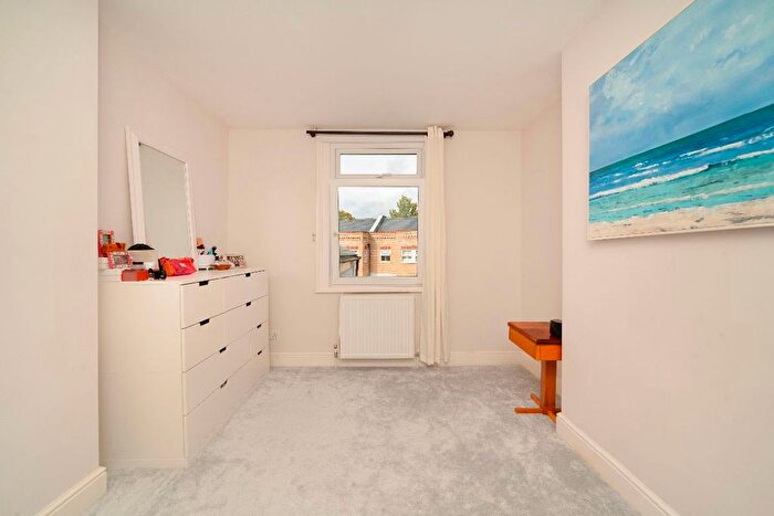 3 Bedroom Terraced House For Sale In Eleanor Grove, Barnes, SW13