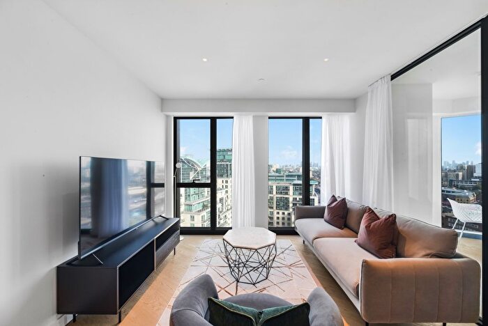 2 Bedroom Flat To Rent In Nine Elms Lane, London, SW8