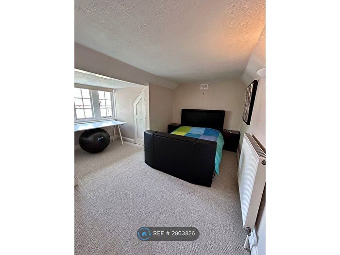 2 Bedroom Flat To Rent In Amesbury Avenue, London, SW2