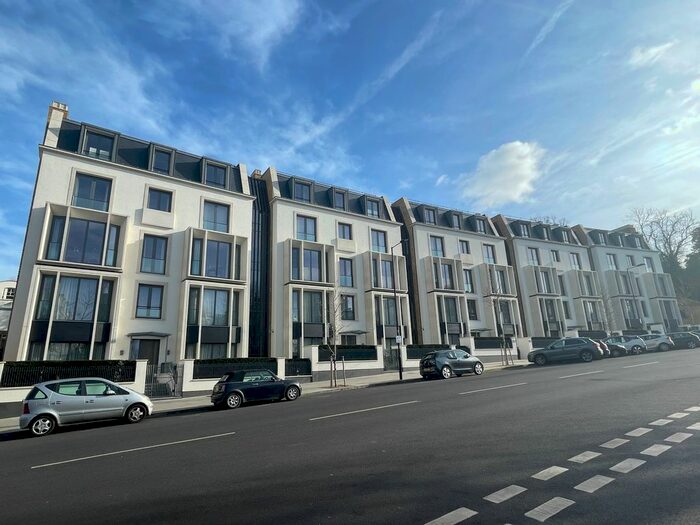 3 Bedroom Flat To Rent In Holland Park, London, London, W11