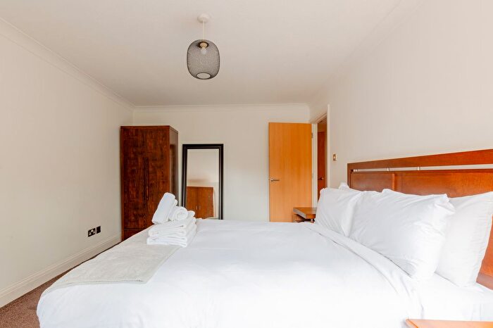 1 Bedroom Flat To Rent In Grenade Street, London ., E14