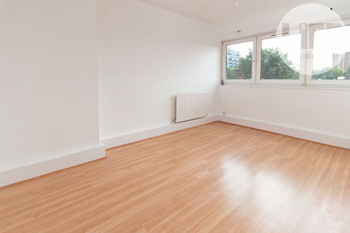 3 Bedroom Flat To Rent In John Penn Street, London, SE13