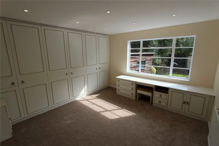 2 Bedroom Maisonette To Rent In Ashbrook, Stonegrove, Edgware, HA8