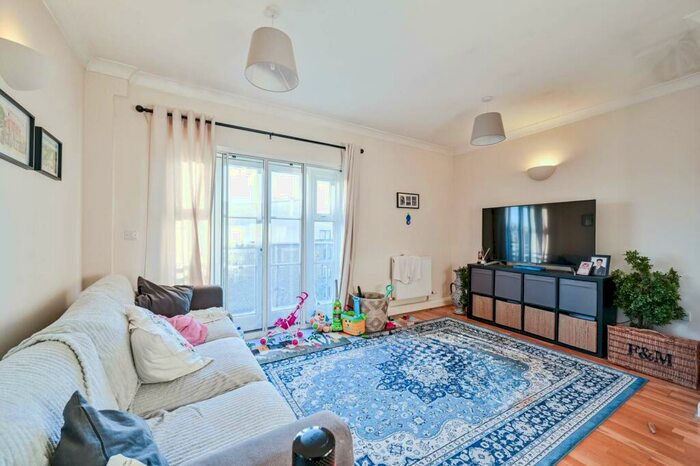 1 Bedroom Flat To Rent In Charlton Road, Blackheath, London, SE3