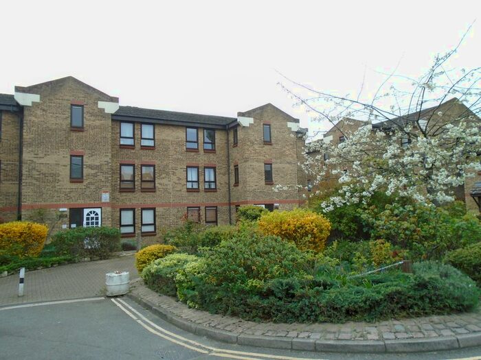1 Bedroom Flat To Rent In Wedmore Gardens, Upper Holloway, N19