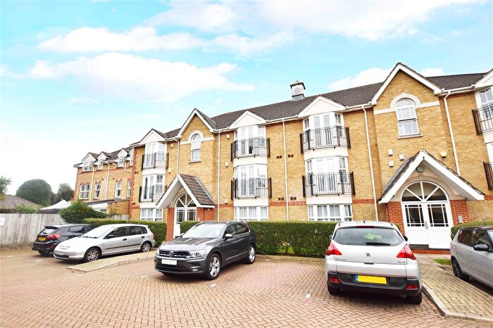 2 Bedroom Flat To Rent In Draper Close, Isleworth, TW7