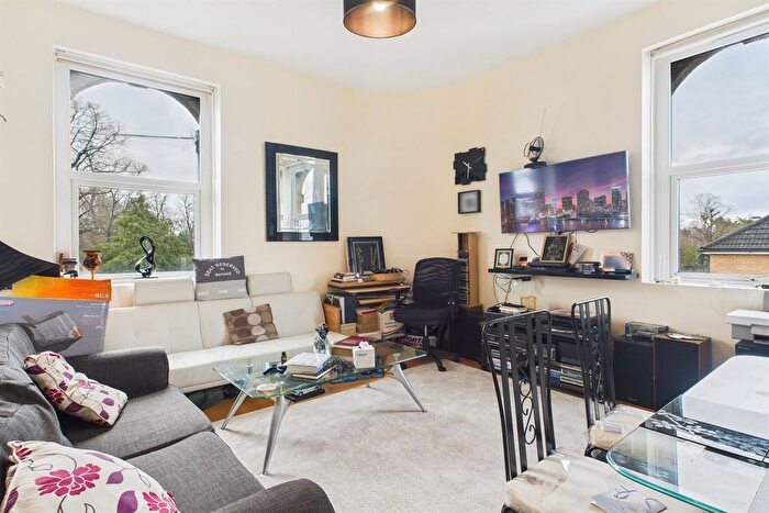 1 Bedroom Flat For Sale In Pawsons Road, Croydon, CR0