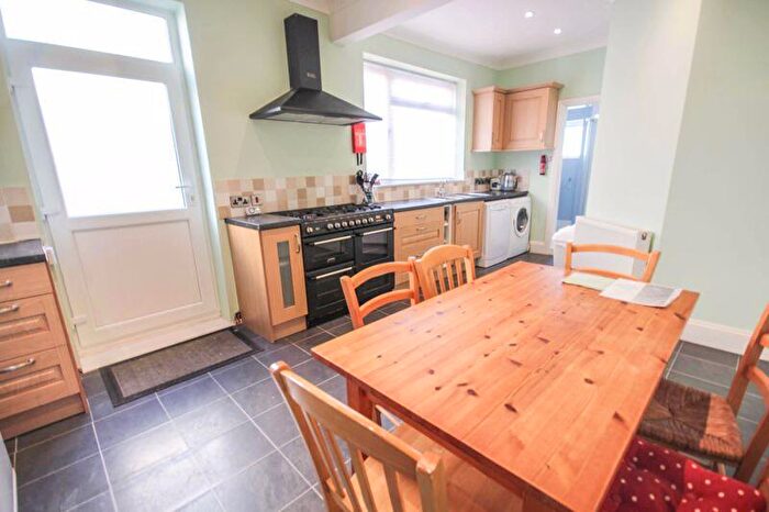 5 Bedroom Semi-Detached House To Rent In Charminster, Bournemouth, BH8