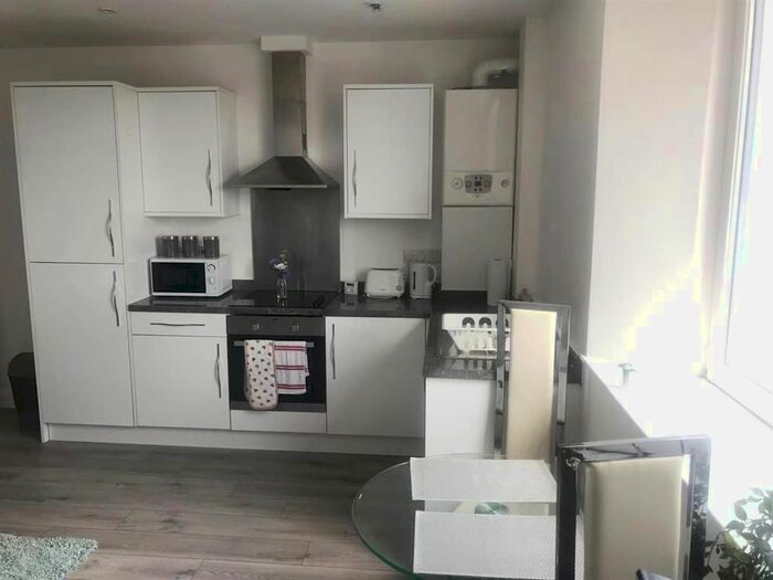 2 Bedroom Flat To Rent In Walter Road, Swansea, SA1