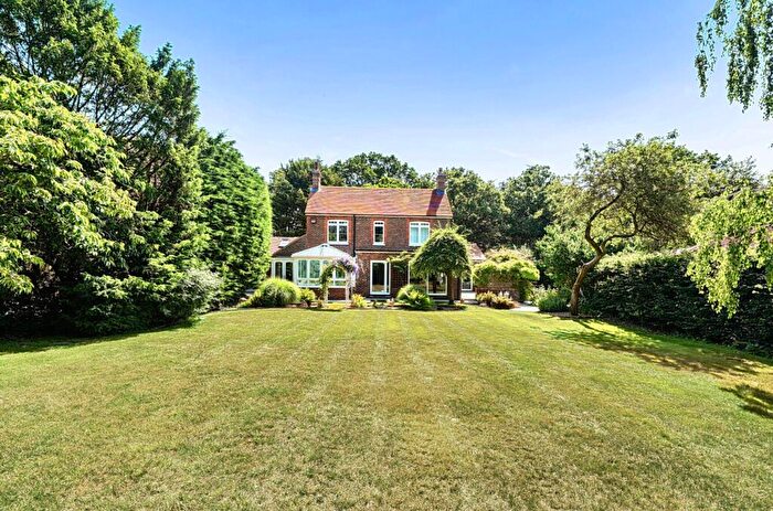 4 Bedroom Detached House For Sale In Hambrook Hill South, Hambrook, PO18