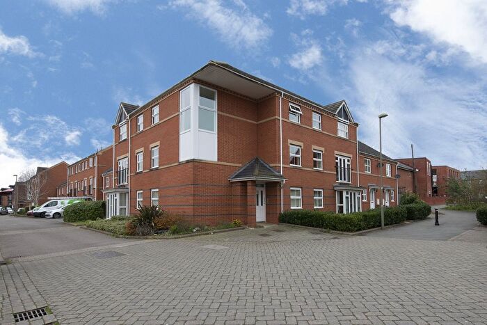 2 Bedroom Flat For Sale In Alma Road, Banbury, OX16