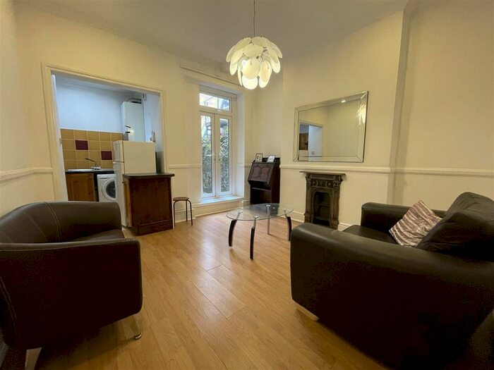 1 Bedroom Flat To Rent In Richmond Crescent, Roath, Cardiff, CF24