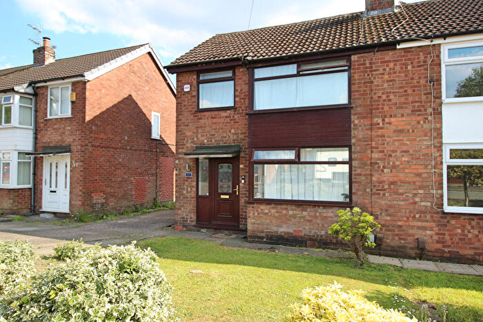 3 Bedroom Semi-Detached House For Sale In Hertford Drive, Tyldesley, M29