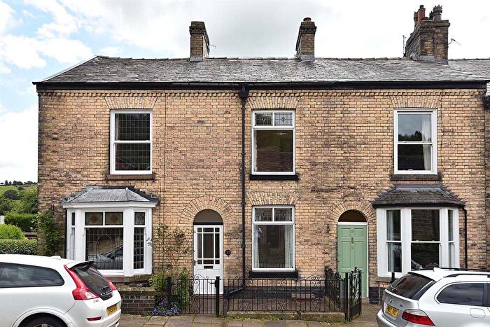 2 Bedroom Cottage To Rent In Shrigley Road, Bollington, Macclesfield, Cheshire, SK10