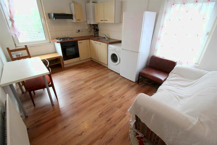 2 Bedroom Property To Rent In Lochaber Street, Roath, Cardiff, CF24