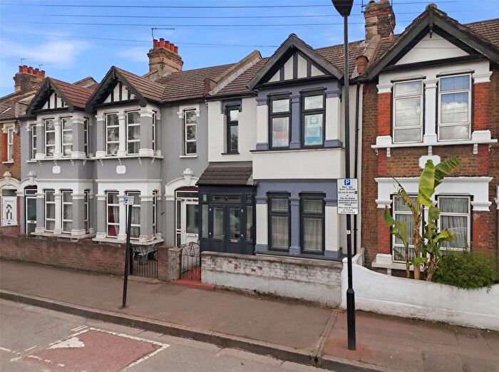 3 Bedroom Detached House For Sale In Southend Road, East Ham, London, E6